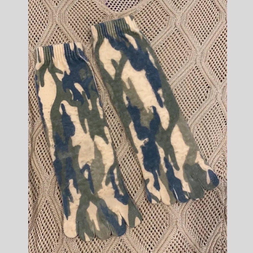 New Fuzzy Military Print Toe Socks